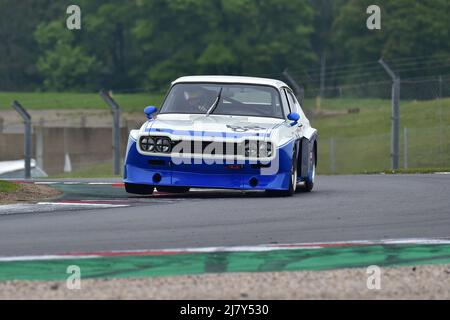 Richard Kent, Chris Ward, Ford Broadspeed Capri, Une course d'une heure avec l'option d'un second pilote dans les berlines emblématiques et les pilotes de voitures de tourisme qui font la compétition Banque D'Images