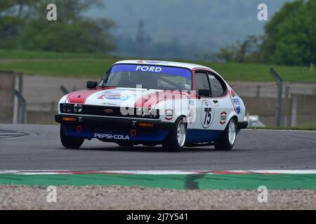 Jonathan White, Ford Capri 3 litres S, Une course d'une heure avec la possibilité d'un second pilote dans des berlines emblématiques et des pilotes de voitures de tourisme qui ont concouru de t Banque D'Images