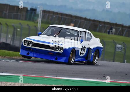 Sur trois roues autour de Coppice, Richard Kent, Chris Ward, Ford Broadspeed Capri, Une course d'une heure avec l'option d'un deuxième pilote dans les célèbres saloons A. Banque D'Images