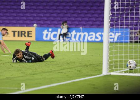 Orlando, FL: Le gardien de but d'Orlando City Mason Stajduhar (31) tente de faire une économie sur un tir du défenseur de l'Union de Philadelphie Stuart Findlay (4) OMS sco Banque D'Images