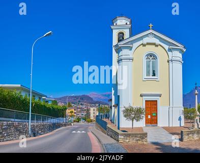 La petite église Chiesa di Porza dans la banlieue de Lugano, dans une petite ville de Porza, en Suisse Banque D'Images