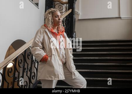 La chanteuse québécoise Modlee pose un portrait à Québec jeudi 14 avril 2022. Banque D'Images