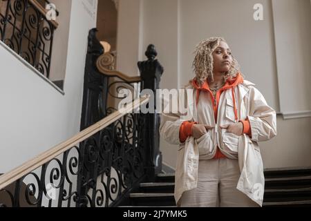 La chanteuse québécoise Modlee pose un portrait à Québec jeudi 14 avril 2022. Banque D'Images