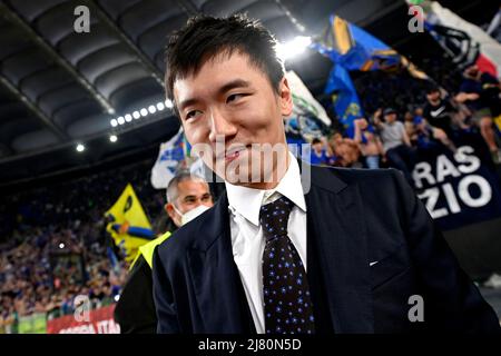 Roma, Italie. 12th mai 2022. Le président de l'Inter Steven Zhang célèbre la victoire à la fin du match de football final de la coupe d'Italie entre le FC Juventus et le FC Internazionale au stade Olimpico à Rome (Italie), le 11th mai 2022. Photo Andrea Staccioli/Insidefoto crédit: Insidefoto srl/Alamy Live News Banque D'Images