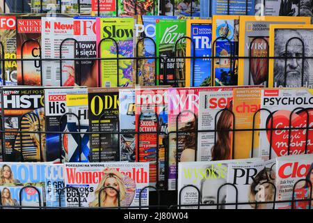 Magazines exposés dans un magasin de Cracovie Banque D'Images