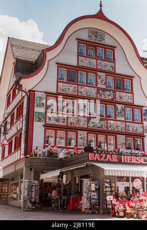 Appenzell Suisse. 8 juillet 2018 Maisons colorées au village d'Appenzell en Suisse par beau temps. Banque D'Images