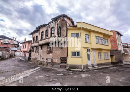 Les maisons Kütahya, qui sont des exemples de l'architecture civile du 19th siècle et portent les éléments architecturaux en bois de l'Anatolie... Banque D'Images