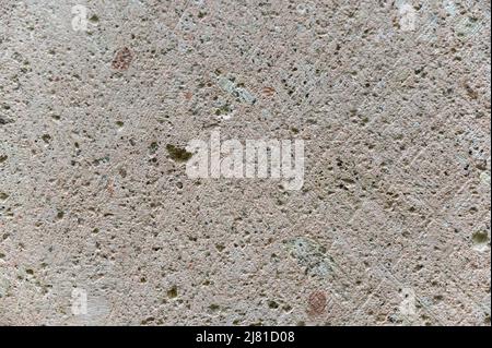 Texture de la pierre. Plan détaillé de pierre à bois. Marques de scie circulaire sur la surface rugueuse. Arrière-plan multitâche abstrait Banque D'Images