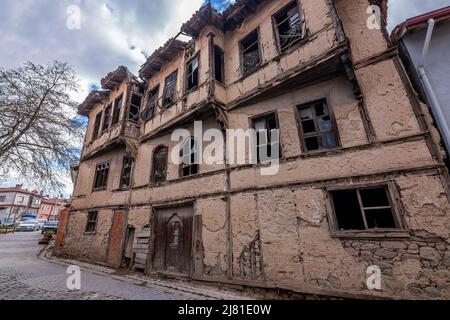 Les maisons Kütahya, qui sont des exemples de l'architecture civile du 19th siècle et portent les éléments architecturaux en bois de l'Anatolie... Banque D'Images