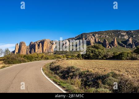 Panorama des rochers de Mallos de Riglos dans la province de Huesca, Aragon, Espagne en Europe Banque D'Images