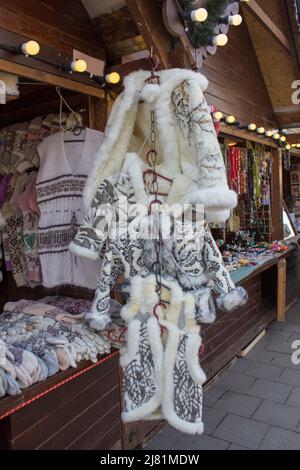 vente de vêtements en laine, vestes et gilet blanc Banque D'Images