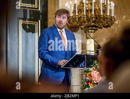 LA HAYE - pays-Bas, 2022-05-12 13:40:57 LA HAYE - Roi Willem-Alexander lors de la présentation des Appeltjes van Oranje, prix annuels du Fonds Oranje. Normalement, la reine M‡xima le fait, mais le roi prend le relais une fois parce que les prix sont remis pour la vingtième fois. REMKO DE WAAL pays-bas hors - belgique hors Banque D'Images