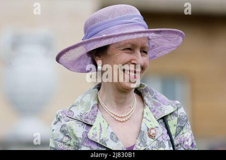 La princesse royale participe à la fête annuelle du jardin de l'association Not Forgotten à Buckingham Palace à Londres. Date de la photo: Jeudi 12 mai 2022. Banque D'Images