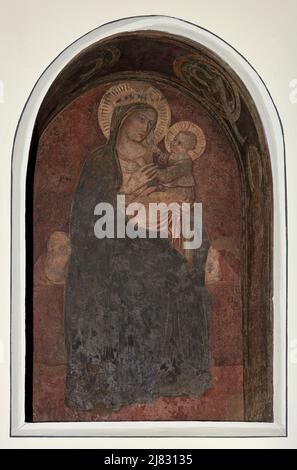 La Madonna col Bambino - affresco - Maestro da Greve - XIV secolo - Greve in Chianti (Fi) ,Italia,chiesa parrocchiale di S. Croce Banque D'Images