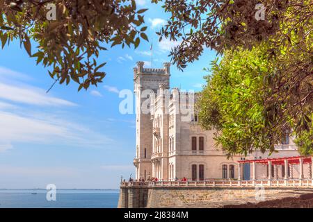 Château de Miramare, Trieste, Friuli-Venezia Giulia, Italie Banque D'Images