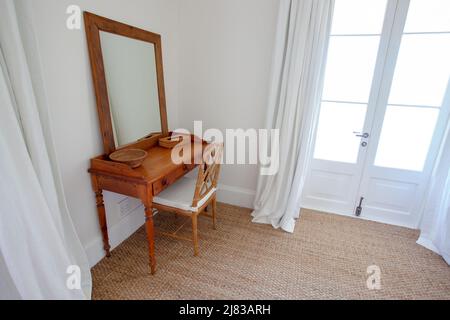 Élégance simple : un coin chambre Banque D'Images