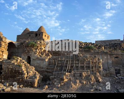 Château de Harran,. La Citadelle, située dans la partie sud-est de la ville, constitue cette partie du rampart. Dans les années 1860, la ville était complètement de Banque D'Images