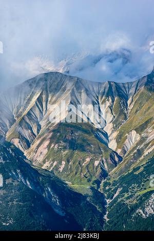 Pic de montagne Hohe Kamm des montagnes de Wetterstein, vue depuis le sommet de Hohe Munde, Mieminger Gebirge, Tyrol, Autriche Banque D'Images