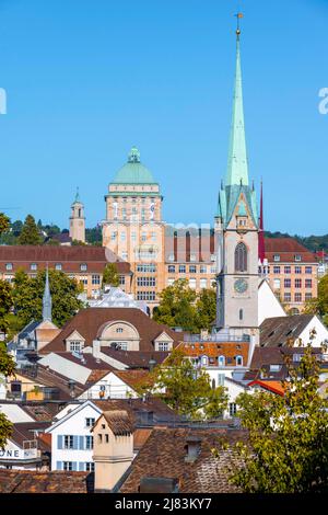 Gebaeude der ETH Zuerich, Kirchenturm, Altstadt von Zuerich, Zuerich, Schweiz Banque D'Images