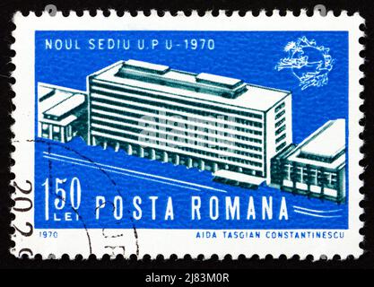 ROUMANIE - VERS 1970 : un timbre imprimé en Roumanie montre l'ouverture du siège de l'UPU, Berne, vers 1970 Banque D'Images