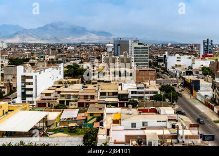 Le Skyline de la ville de Trujillo, région de la Libertad, Pérou. Banque D'Images