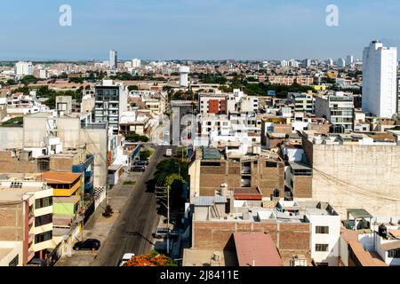 Le Skyline de la ville de Trujillo, région de la Libertad, Pérou. Banque D'Images