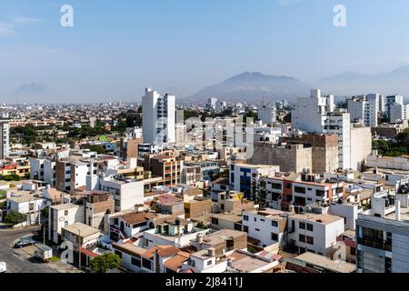 Le Skyline de la ville de Trujillo, région de la Libertad, Pérou. Banque D'Images