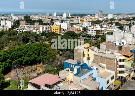 Le Skyline de la ville de Trujillo, région de la Libertad, Pérou. Banque D'Images