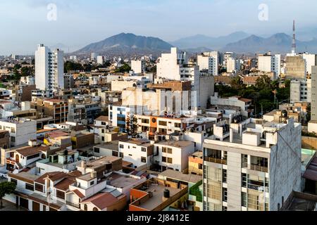 Le Skyline de la ville de Trujillo, région de la Libertad, Pérou. Banque D'Images