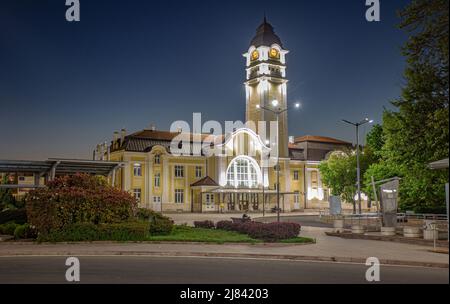 La gare centrale de Burgas Bulgarie.Burgas est entourée par les lacs de Burgas et située à l'extrémité ouest de la mer Noire.Burgas B. Banque D'Images