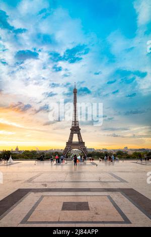 L'aube sur Tour Eiffel depuis le Trocadéro, Paris, France Banque D'Images