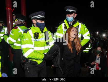 Scènes de colère et arrestations à la veillée de Sarah Everard « Requan these Streets » tenue à Clapham Common, Londres avec: Patsy Stevenson où: Londres, Royaume-Uni quand: 13 mars 2021 crédit: Mario Mitsis/WENN Banque D'Images
