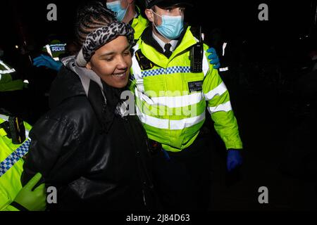Scènes de colère et arrestations à la veillée de Sarah Everard « Requan ces Streets » tenue à Clapham Common, Londres présentant: Voir où: Londres, Royaume-Uni quand: 13 mars 2021 crédit: Mario Mitsis/WENN Banque D'Images