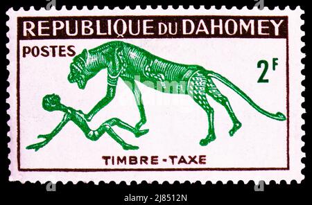 MOSCOU, RUSSIE - 10 AVRIL 2022 : timbre-poste imprimé dans Dahomey montre Panther et man, série, vers 1963 Banque D'Images