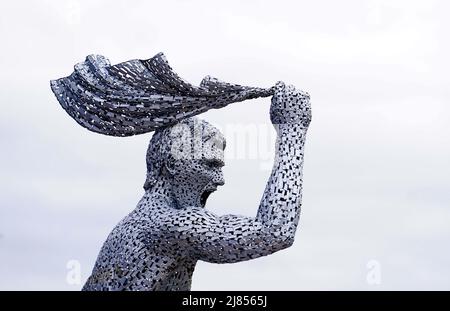 Statue de la légende du Manchester City Club, Sergio Aguero, conçue par le sculpteur Andy Scott à l’extérieur du stade Etihad de Manchester, pour commémorer le dixième anniversaire du premier titre de Premier League du club et le moment emblématique de 93:20. Date de la photo: Vendredi 13 mai 2022. Banque D'Images