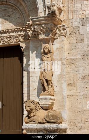 San Quirico d’Orcia (si),Italia, Collégiata dei SS. Quirico e Giulittaparticolare del portale Laterale, di Giovanni Pisano - 1288 Banque D'Images