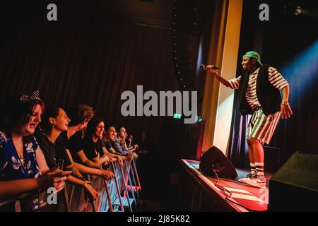 Berne, Suisse. 12th mai 2022. Le rappeur germano-camerounais Bovann joue un concert à Bierhübeli à Berne. (Photo : Tilman Jentzsch). Credit: Gonzales photo/Alamy Live News Banque D'Images