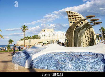 Fontaine ornementale au coucher du soleil de Peñiscola, Castellón, Espagne, Europe Banque D'Images