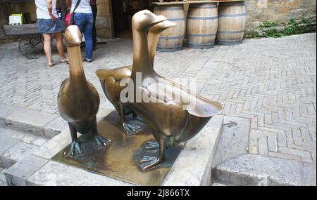 Sculptures de trois oies à Sarlat Caneda, France, Europe Banque D'Images