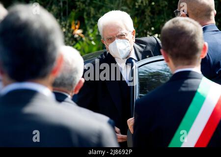 Sorrente, Italie. 13th mai 2022. Sergio Mattarella Président de la République italienne, pendant le forum vers le Sud, la stratégie européenne pour une nouvelle saison géopolitique, économique et socioculturelle de la Méditerranée, organisée par le Ministère du Sud et la maison européenne - Ambrosetti, qui s'est tenue à Sorrente à la Villa Zagara. Sorrento, Italie, 13 mai 2022. (Photo par Vincenzo Izzo/Sipa USA) crédit: SIPA USA/Alay Live News Banque D'Images