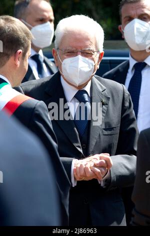 Sorrente, Italie. 13th mai 2022. Sergio Mattarella Président de la République italienne, pendant le forum vers le Sud, la stratégie européenne pour une nouvelle saison géopolitique, économique et socioculturelle de la Méditerranée, organisée par le Ministère du Sud et la maison européenne - Ambrosetti, qui s'est tenue à Sorrente à la Villa Zagara. Sorrento, Italie, 13 mai 2022. (Photo par Vincenzo Izzo/Sipa USA) crédit: SIPA USA/Alay Live News Banque D'Images