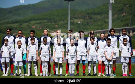 Zenica, Bosnie-Herzégovine, 12th mai 2022. L'équipe de France s'est mise en file lors du championnat 2022 semi-finale de l'UEFA féminin des moins de 17 ans entre l'Allemagne U17 et la France U17 au centre d'entraînement de football FF BH à Zenica, en Bosnie-Herzégovine. 12 mai 2022. Crédit : Nikola Krstic/Alay Banque D'Images