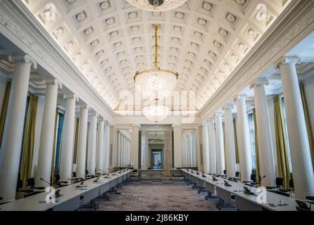 2022-05-13 14:21:19 LA HAYE - l'intérieur de la salle de bal du Palais Kneuterdijk. Le Musée historique de la Haye organise des visites guidées dans l'ancienne résidence du roi Willem II Le palais était une propriété royale jusqu'en 1937, quand la reine Wilhelmina la vendait. En 1967, il est devenu un monument national et, en 1983, le Conseil d'État l'a utilisé. Taille BART ANP pays-bas sortie - belgique sortie Banque D'Images