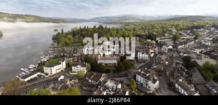 Windermere est un grand lac situé dans le parc national de Cumbria Lake District, dans le nord-ouest de l'Angleterre Banque D'Images