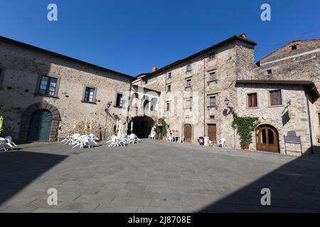 Filletto, Italie - 14 août 2020 : vue sur la place médiévale de Filletto Banque D'Images