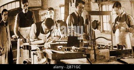 WWI - réhabilitation des soldats britanniques blessés lors de la première Guerre mondiale des militaires blessés à High Wycombe, formation britannique pour être des menuisiers et des menuisiers et apprendre à fabriquer des meubles.- Banque D'Images