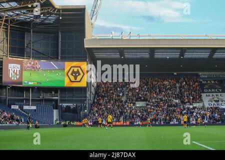 West Bromwich, Royaume-Uni. 13th mai 2022. Une vue générale des voyageurs Wolverhampton Wanderers Supporters à West Bromwich, Royaume-Uni, le 5/13/2022. (Photo de Gareth Evans/News Images/Sipa USA) Credit: SIPA USA/Alay Live News Banque D'Images