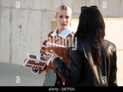 12 mai 2022, San Diego, Californie, États-Unis : l'actrice Emma Roberts arrive au spectacle de croisière 2023 de Louis Vuitton à l'Institut Salk d'études biologiques. (Image de crédit : © K.C. Fil de presse Alfred/ZUMA) Banque D'Images