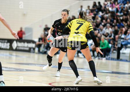 Nadia Offendal de Paris 92 lors du championnat de France féminin, Ligue Butagaz Energie Handball match entre Paris 92 et Handball Plan de Cuques le 8 mai 2022 au Palais des Sports Robert Charpentier à Issy-les-Moulineaux, France - photo Victor Joly / DPPI Banque D'Images