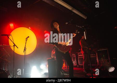 13 mai 2022 : le chanteur-compositeur-interprète et guitariste anglais James Bay présente un spectacle complet au Leadmill à Sheffield, lors de la dernière nuit de sa tournée au Royaume-Uni en 2022. La tournée se produit avant la sortie de son album studio de 3rd â€˜Leapâ€™ en juillet. Le Leadmill est toujours menacé de se fermer alors que des milliers de personnes signent une pétition pour sauver le lieu emblématique. Arctic Monkeys, Richard Hawley, Jarvis Cocker et amenez-moi les Oli Sykes de l'Horizonâ€™s sont parmi les artistes de Sheffield qui ont parlé en soutien au lieu (Credit image: © Myles Wright/ZUMA Press Wire) Banque D'Images